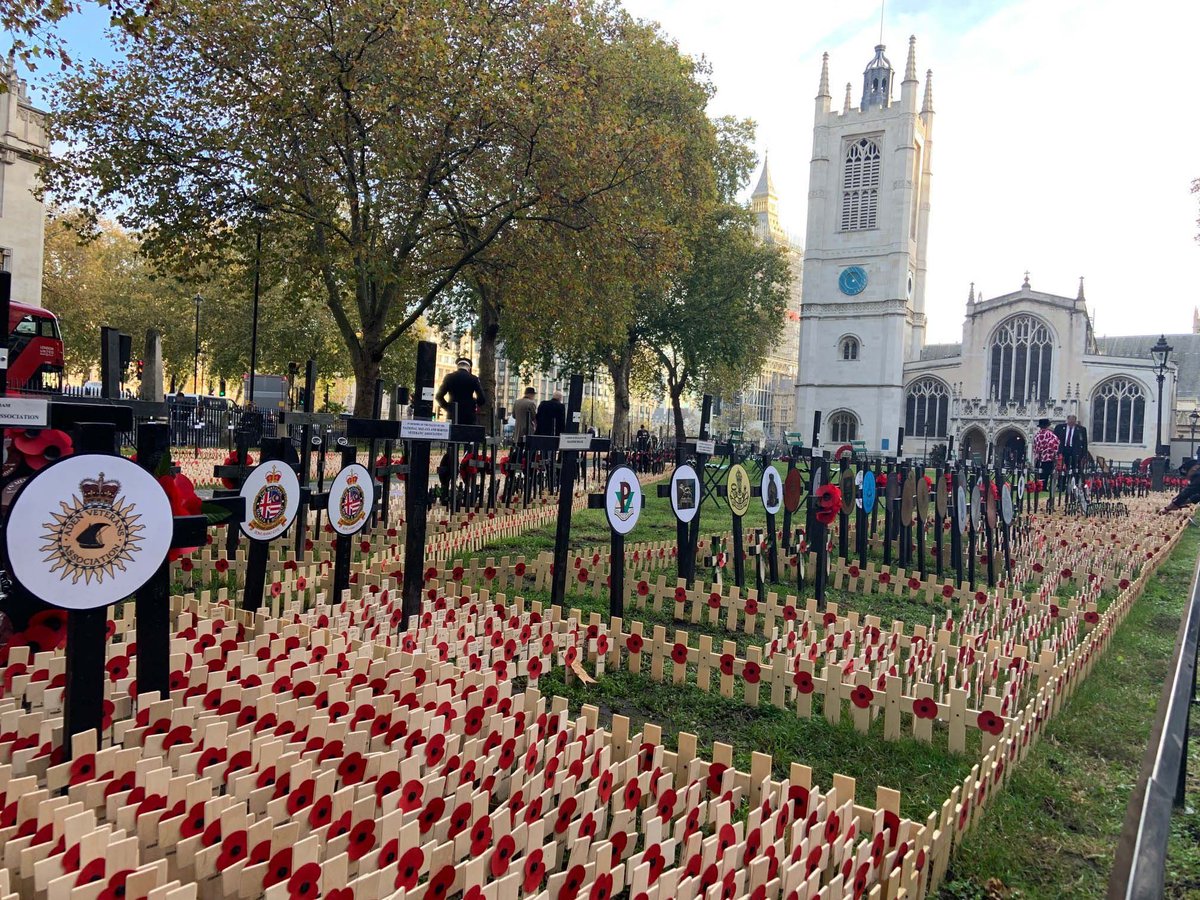 mindontrackmh's tweet photo. Lest we forget. #RemembranceDay https://t.co/65Ehnq2BBn