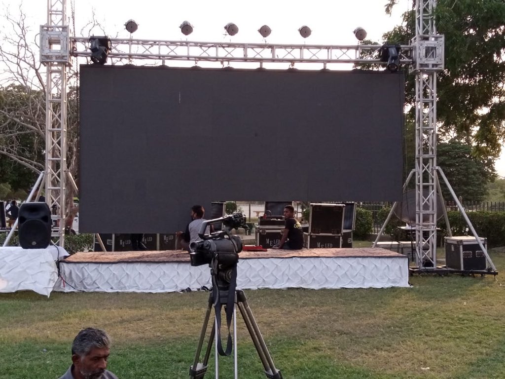 murtazawahab1's tweet photo. Big screens for the #PAKvAUS match have been installed in different areas of #Karachi. In the photos, one can see the screen at Peoples Square, Hill Park &amp; Safari Park. Entry is free for people to come and enjoy https://t.co/VI75ESZcxl
