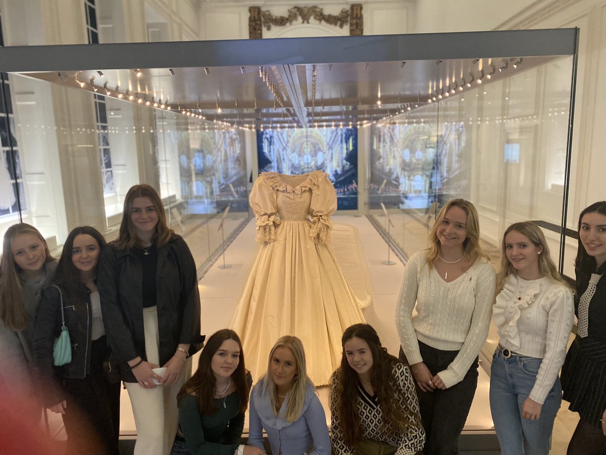 FashionPc's tweet photo. Sixth Form Fashion students live and alive at Kensington Palace for The Royal Style in the Making exhibition. Onto the V&amp;A this afternoon for more inspiration. https://t.co/VFEQwY8xoe