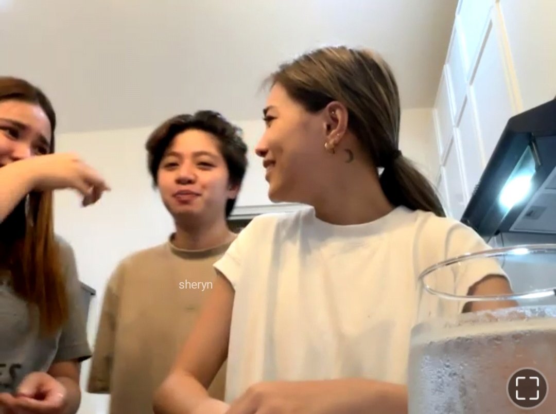 miwofanmily's tweet photo. TRIO✨❤️
@mikslmnc | @mitchlingat | @cayananbiancs https://t.co/Io22GrjqUS