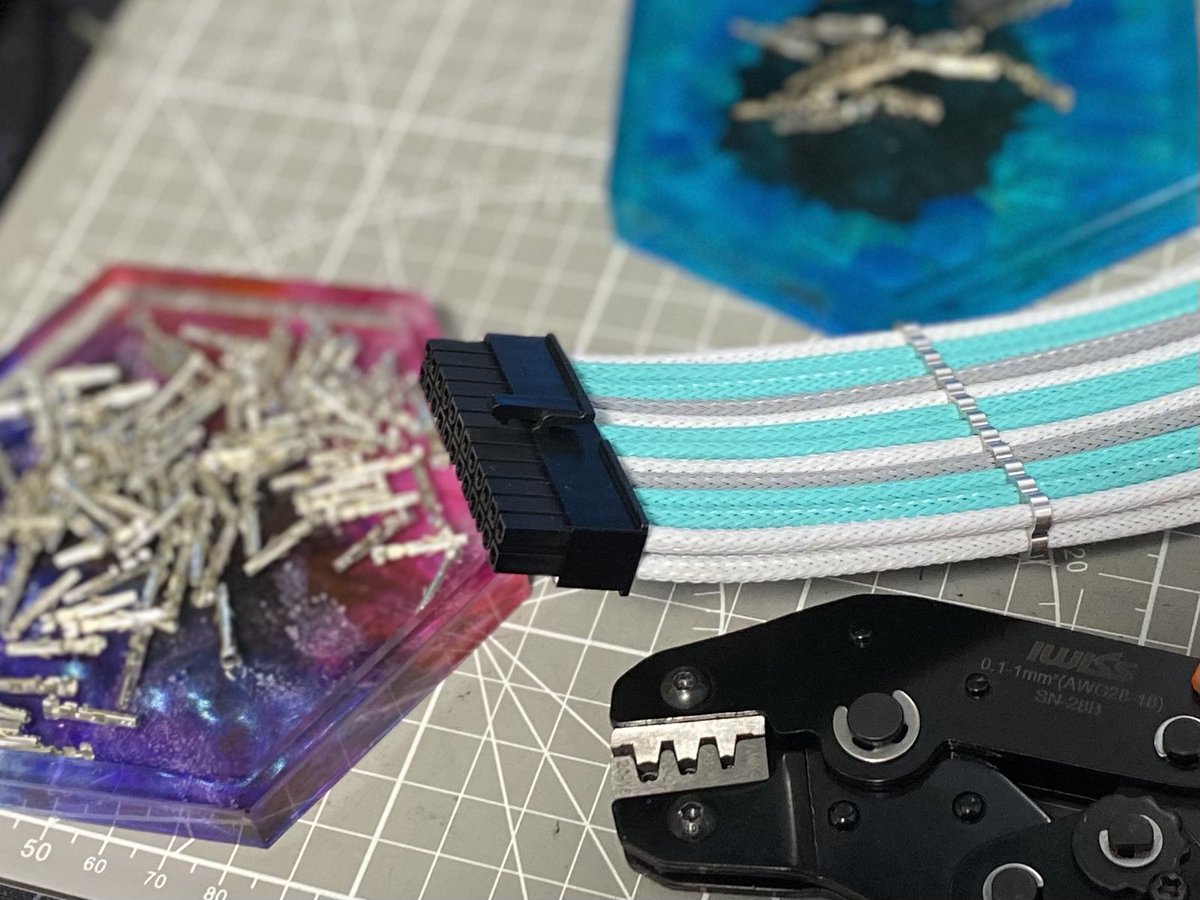 omegacables_jp's tweet image. ターコイズ×ホワイト可愛いですね💕

#スリーブケーブル #自作PC