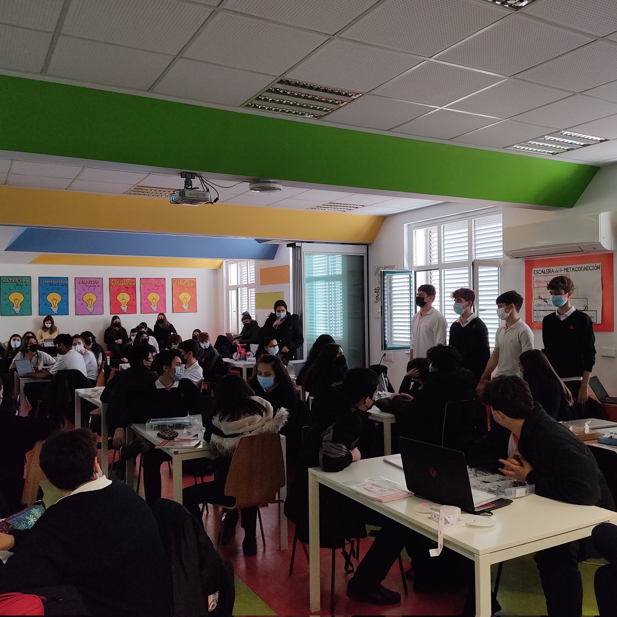 carmennavarro1's tweet photo. #UnpluggedActivities para trabajar el pensamiento computacional. Los programadores guían a los "robots". Serán capaces de completar la misión?
#ProgramarMola https://t.co/IFz0DWngxd