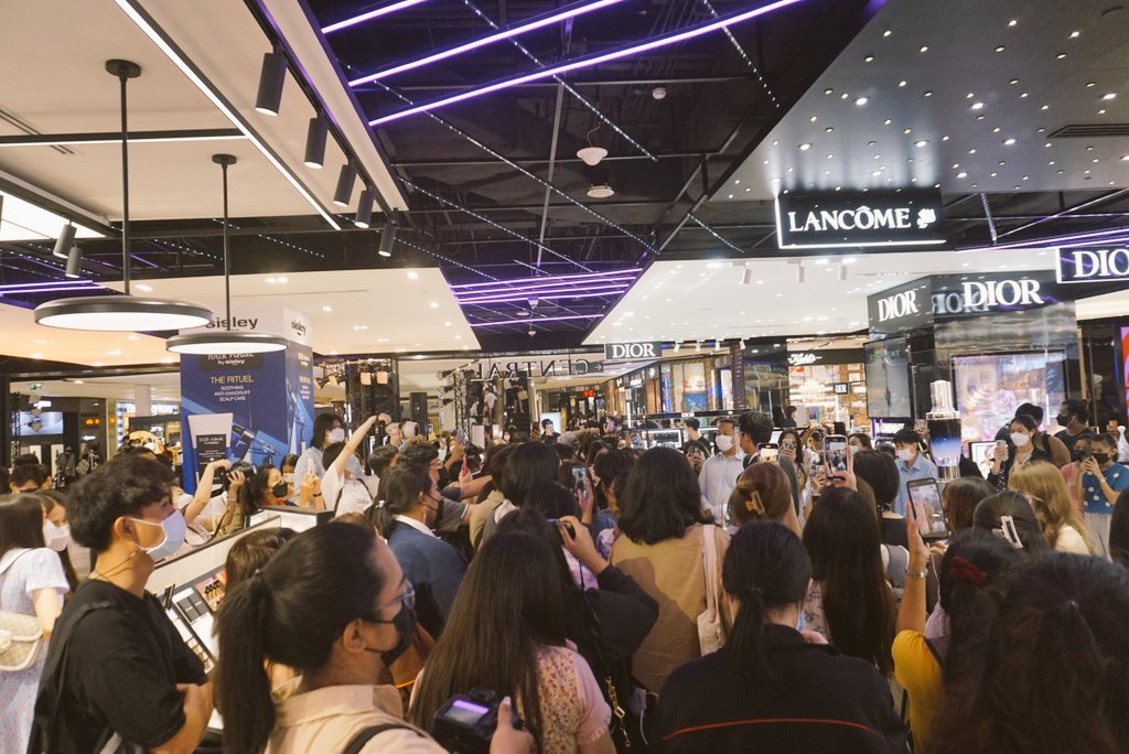 MTBBEMB's tweet photo. คนรักพิราพัฒน์เยอะแค่ไหนหน่ะหรอ....
#EarthPirapat 
#LANCOMEXEARTH https://t.co/QtA4xjCBwC