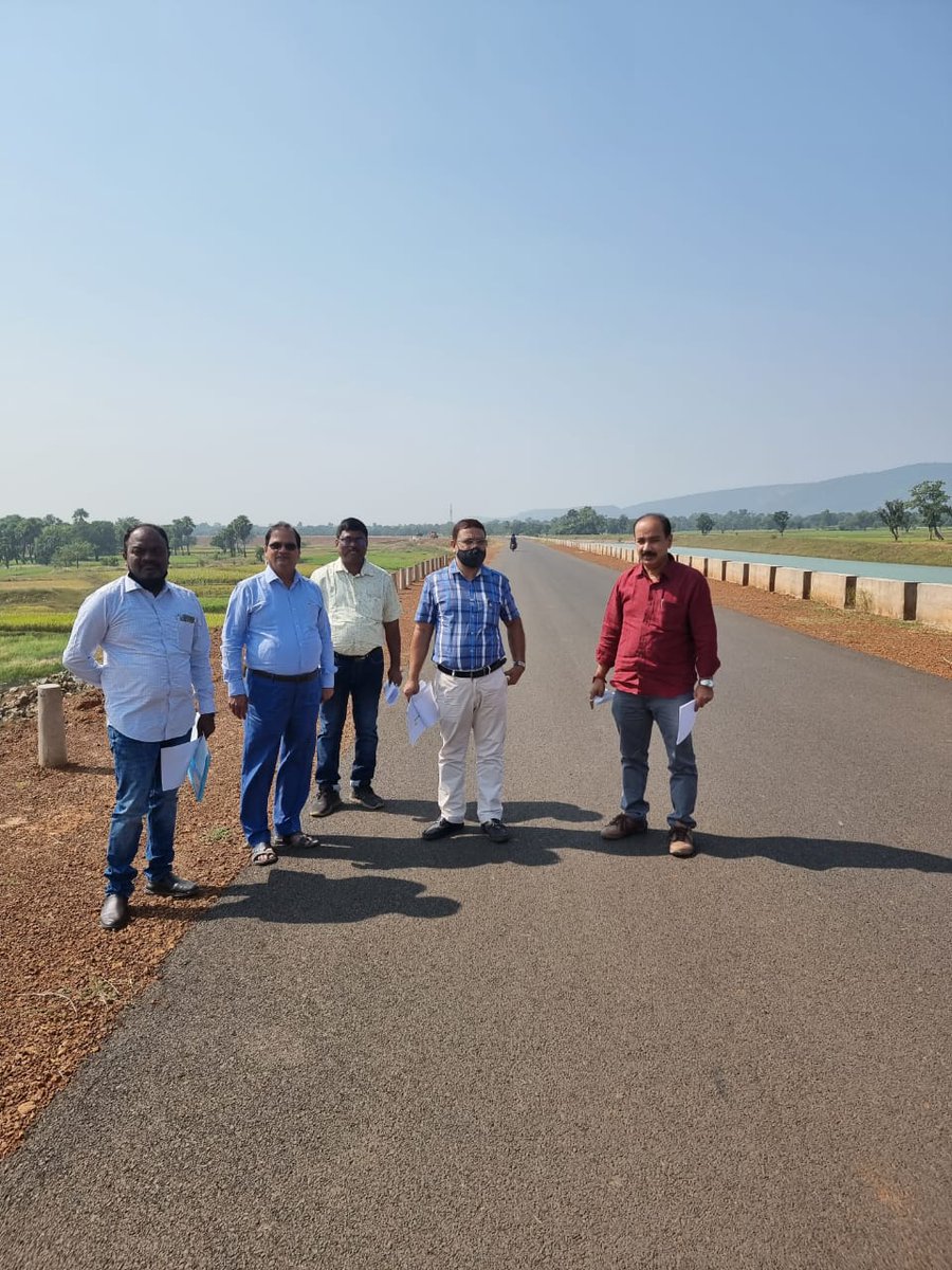 PWD_Odisha's tweet photo. @PWD_Odisha officials led by Er Prafulla Kumar Pradhan, Chief Construction Engineer, Cuttack, inspected the construction progress of the 16km long Duburi-Kamakhyanagar Road and a 165m long High-Level bridge over Ramial Nallah on the same road. https://t.co/Wrhi7SonCQ