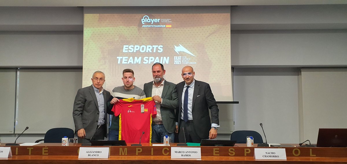 Fejuves's tweet photo. Ayer presentamos en el comité olímpico español (  @COE_es ) al #EsportsTeamSpain 🇪🇸

@josesg93 representara a España en la 13th Esports World Championship de @IeSF_Master 

Agradecer a @AirEuropa y @JomaSport iniciar esta aventura con nosotros 💪 https://t.co/41qXxVNUqR