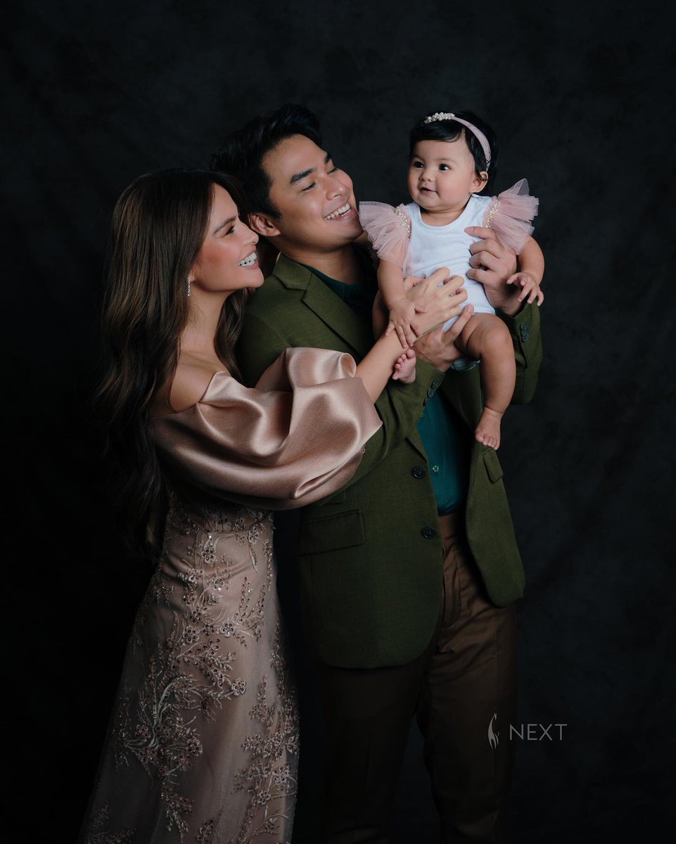 Lyn02928012's tweet photo. RepostBy @nextbymetrophoto:
"Any day spent with you is my favorite day! ♥️
Elisse, Mccoy, and Felize
Photo: @nextbymetrophoto
Makeup: @mkqua
Hair: @ariesmanal_hair
Styling: @teamryujishiomitsu @ryujishiomitsu
#theNEXTtimeisnow
#bringouttheNEXTinyou" https://t.co/rypzcbpfSm