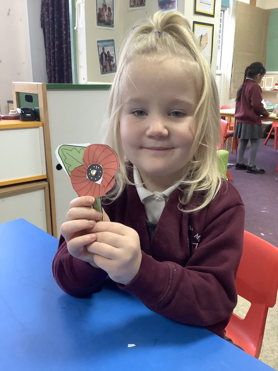 ReceptionMMoor's tweet photo. Another busy week in Reception.  Colour mixing, poppy making and building.  Look at the counter weights in that block model! https://t.co/wHBOmd7auk