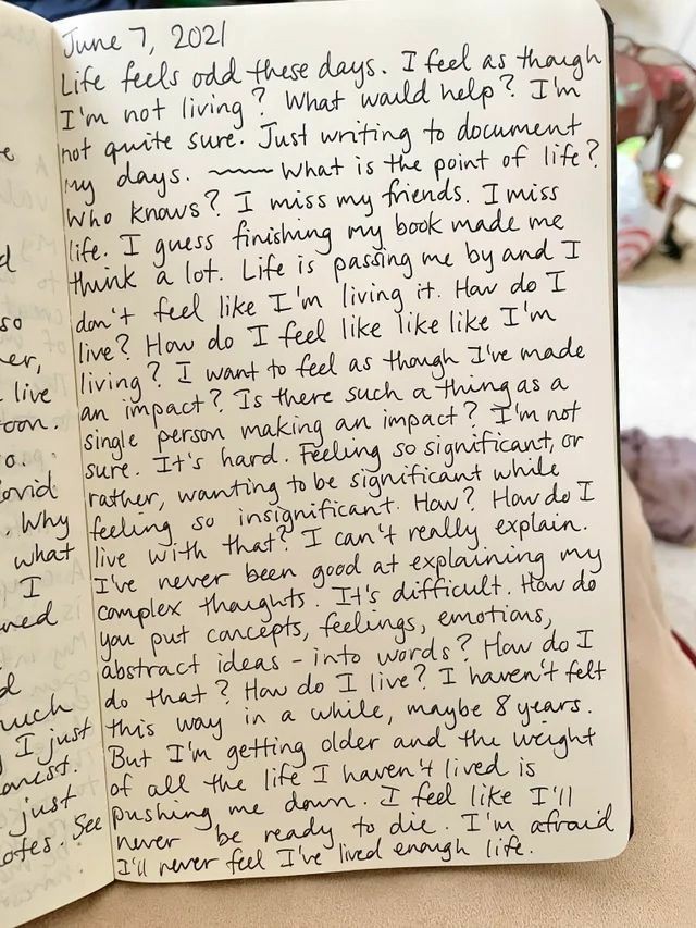 musesandfilms's tweet photo. My life in summary being written by somebody else. https://t.co/kn2FCOIAVZ