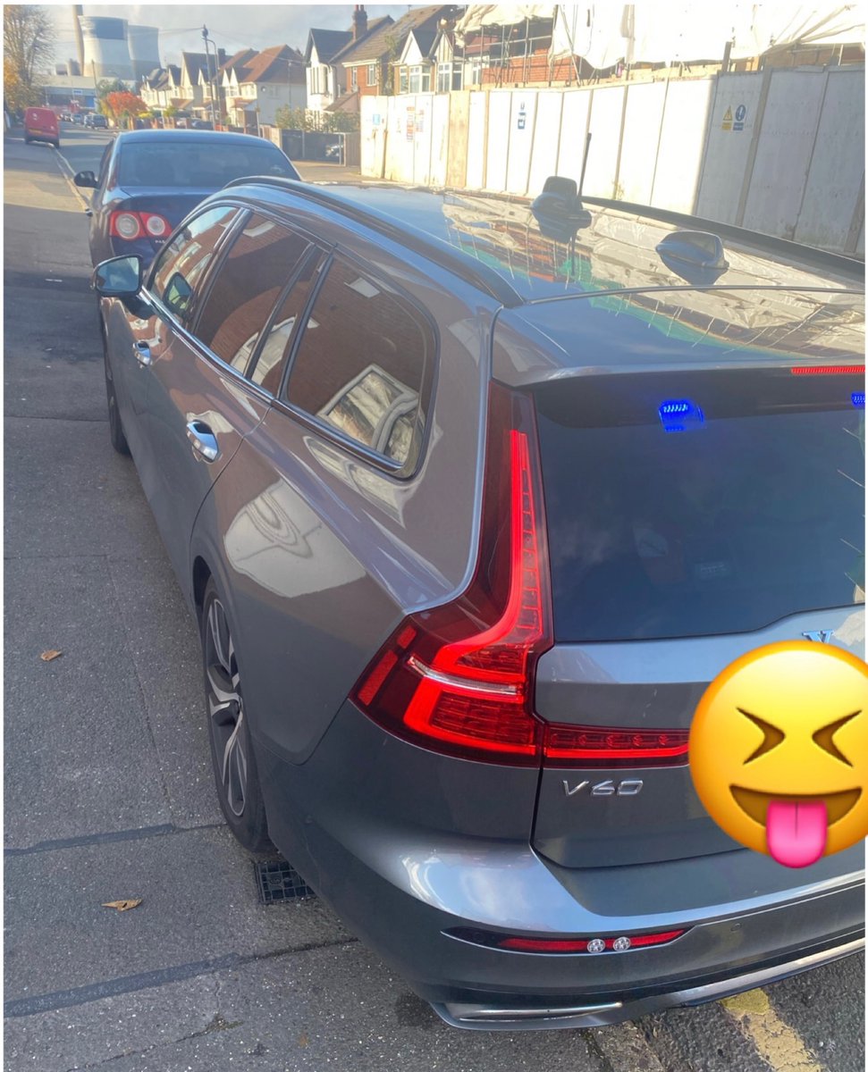 tvprp's tweet image. #XRT62 - Vehicle stopped in #Slough As driver was using his mobile phone 📱. Turns out he only has a provisional driving licence. 

Driver reported for both offences where he awaits his day in court.  

Vehicle seized ✅ 

#TVPRPU #Fatal5 #ItsNotWorthTheRisk #TTCshift 

#P1879
