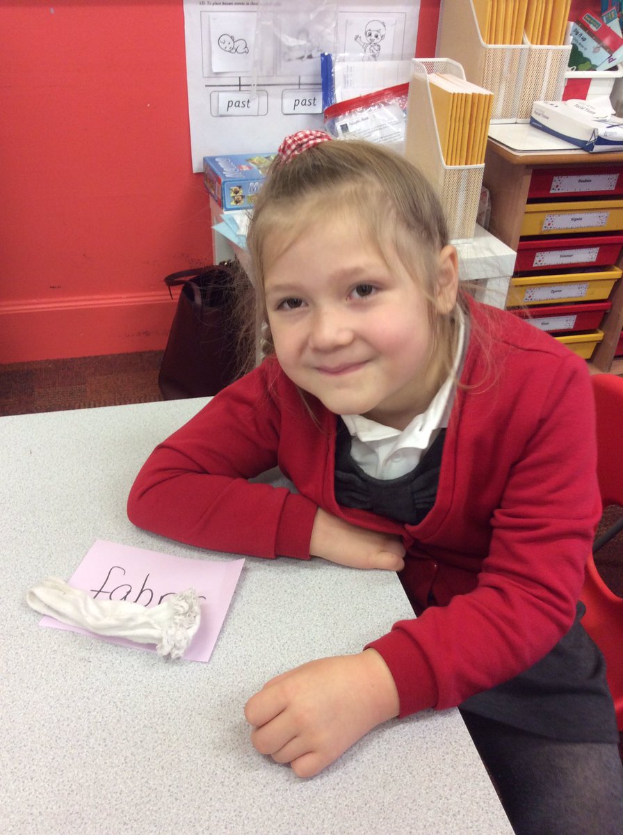 MissChander's tweet photo. Yesterday’s science lesson on materials was great 1C! Some fab sorting 😀 https://t.co/FRjw0qe1Ye