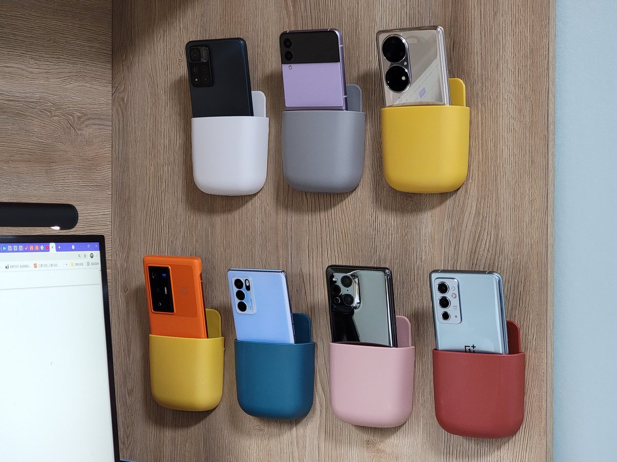 UniverseIce's tweet photo. A new home for smartphones. https://t.co/q8OvI2SBC9