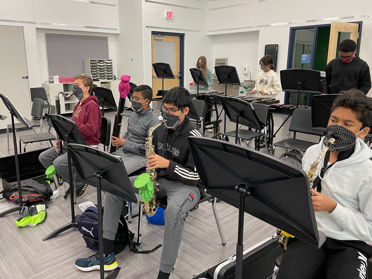 Novi Middle School Bands tweet media