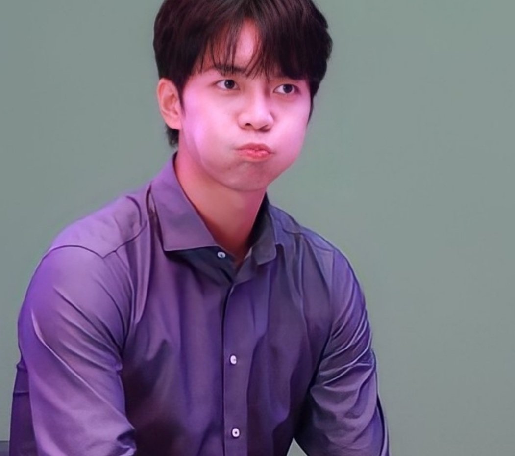 So...SeungGi is human too...he gets bored sometimes like anyone 😂
I voted for #leeseunggi on #MAMAVOTE