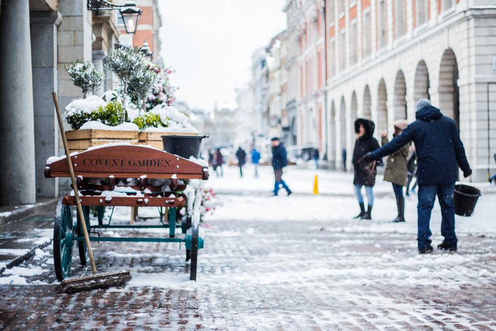 HowardTravel's tweet photo. Worried there won't be a White Christmas this year?🌨️

Luckily, Covent Garden are making it happen!🌨️🚨

London's Covent Garden will be dusted with flurries of snow each day throughout this years festive season, from now until December 27th.

#WhiteCristmas #CoventGarden https://t.co/Szj31xKf0C