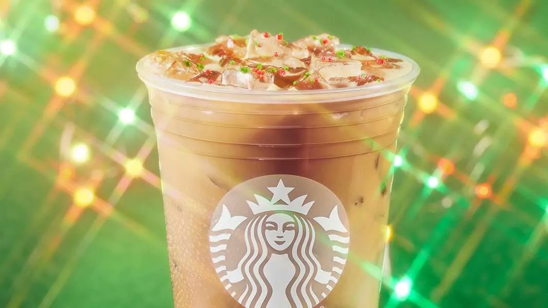 SipBiteLearn's tweet photo. Anyone tried Starbucks Iced Sugar Cookie AlmondMilk Latte? 

I heard it's not super sweet.. True 👍 or False💡?

Click for more -->> https://t.co/ftyaTNEwQV

#SipBiteLearn #Starbucks  @thrillist https://t.co/wG1wKjFW1T