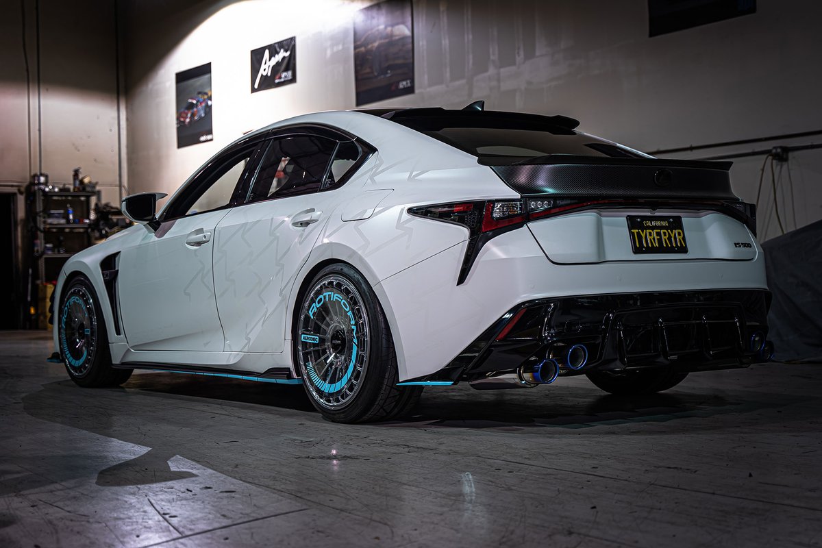 ApexiJapan's tweet photo. 日本でも販売されないかな?IS500
#lexus #lexususa #vipautosalon #apexiusa #apexi #brembobrakes #rotoform #nittotires #seibon #orafolvehiclewraps #orafol #sema #semashow #is500 https://t.co/RbkwIJMvuC