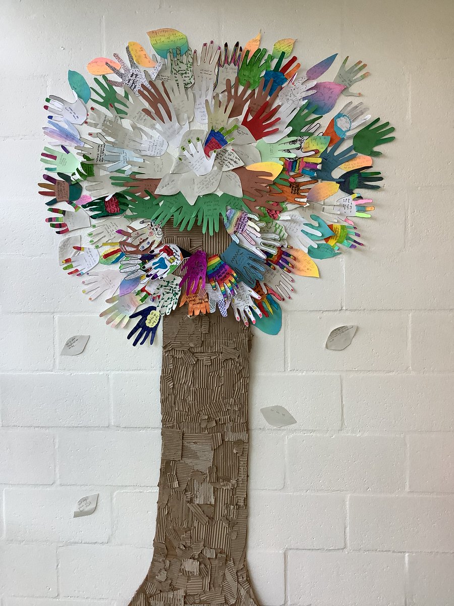 S1 have been pledging what one thing they will do to help combat climate change and have created their own pledge tree (all made from recycled or rescued paper) #GlobalCitizen  #COP26 #Rightsrespectingschool