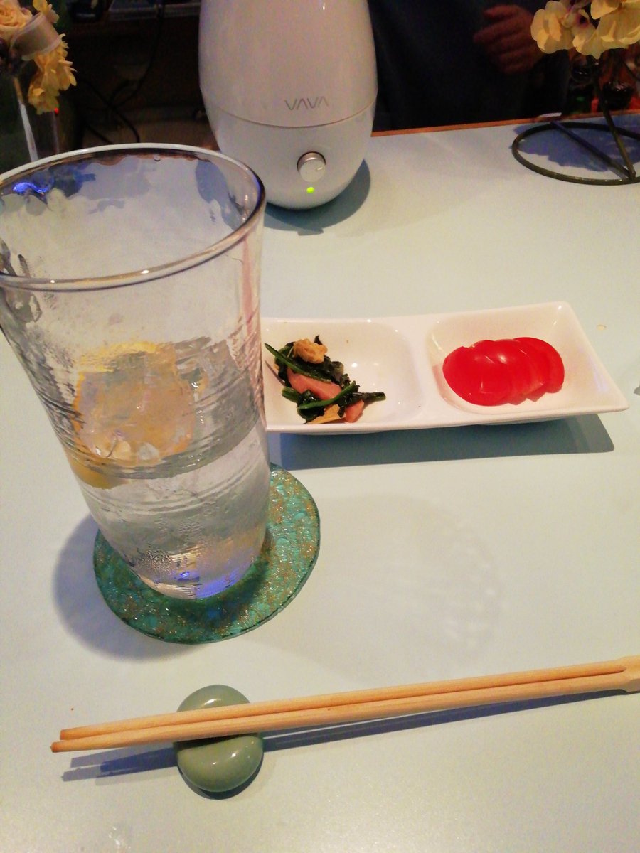 takeharamarimo's tweet photo. 萬劇場【グランドフィナーレで逢いましょう】素晴らしいお芝居でした👏
で…今近くの友人が経営してるBarに久々に💨🍷
#萬劇場 #グランドフィナーレで逢いましょう #BarMG https://t.co/vkB1q4pi8y