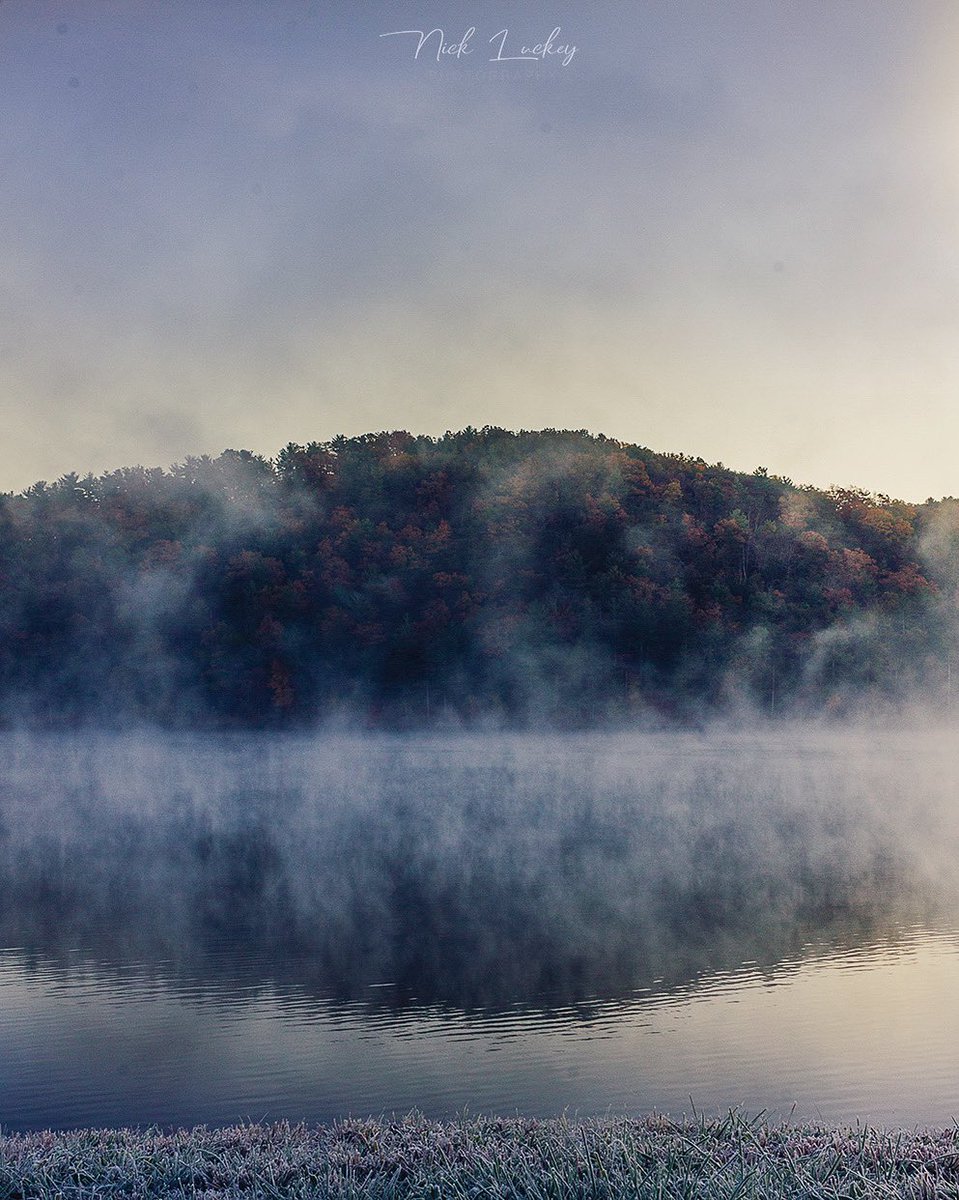 NickLuckey's tweet photo. Early morning lake arrowhead. https://t.co/euged0BtnO