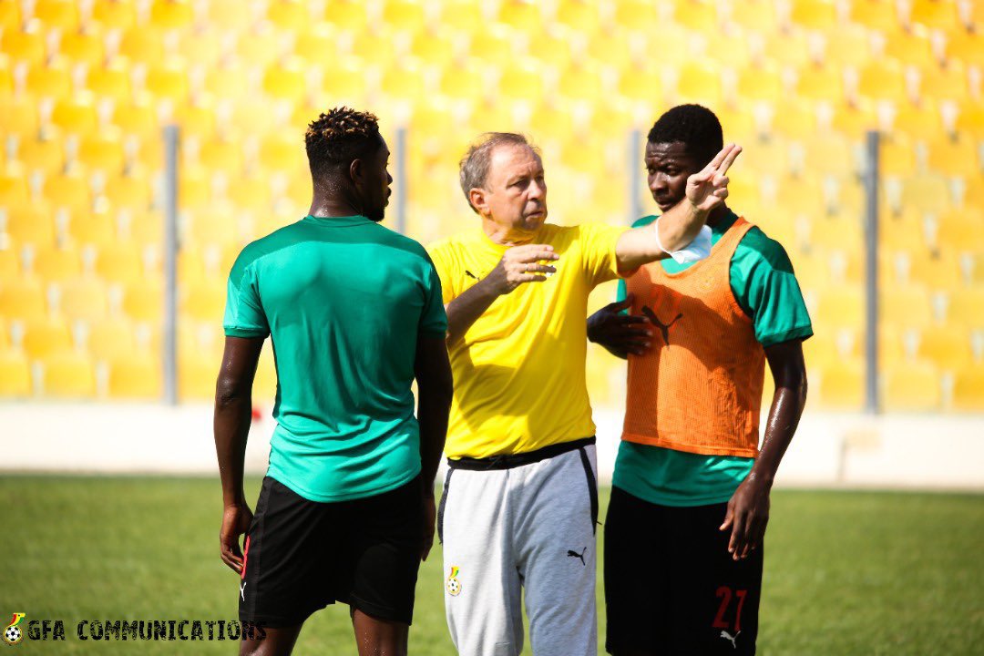 AfroFutbol's tweet photo. 4 - Black Stars are unbeaten their last 4 competitive games against the Walias , W4-D-0 -L0, scoring nine and conceding none. Assurance

#ghplstats 
#WCQ2022 https://t.co/s0gd1v5Shk