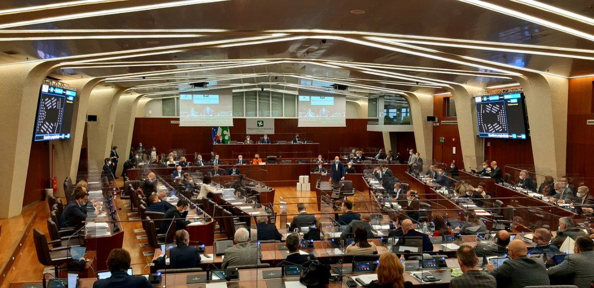 LDelGobbo's tweet photo. Da ieri è cominciata  in @ConsLomb la maratona per l’esame del testo di riforma della #sanità lombarda. Dopo mesi di audizioni con gli stakeholder, report e lavori di commissione, verrà discusso il PDL 187 con 1983 emendamenti e 6862 ordini del giorno. #Lombardia https://t.co/sbufE6sXL0