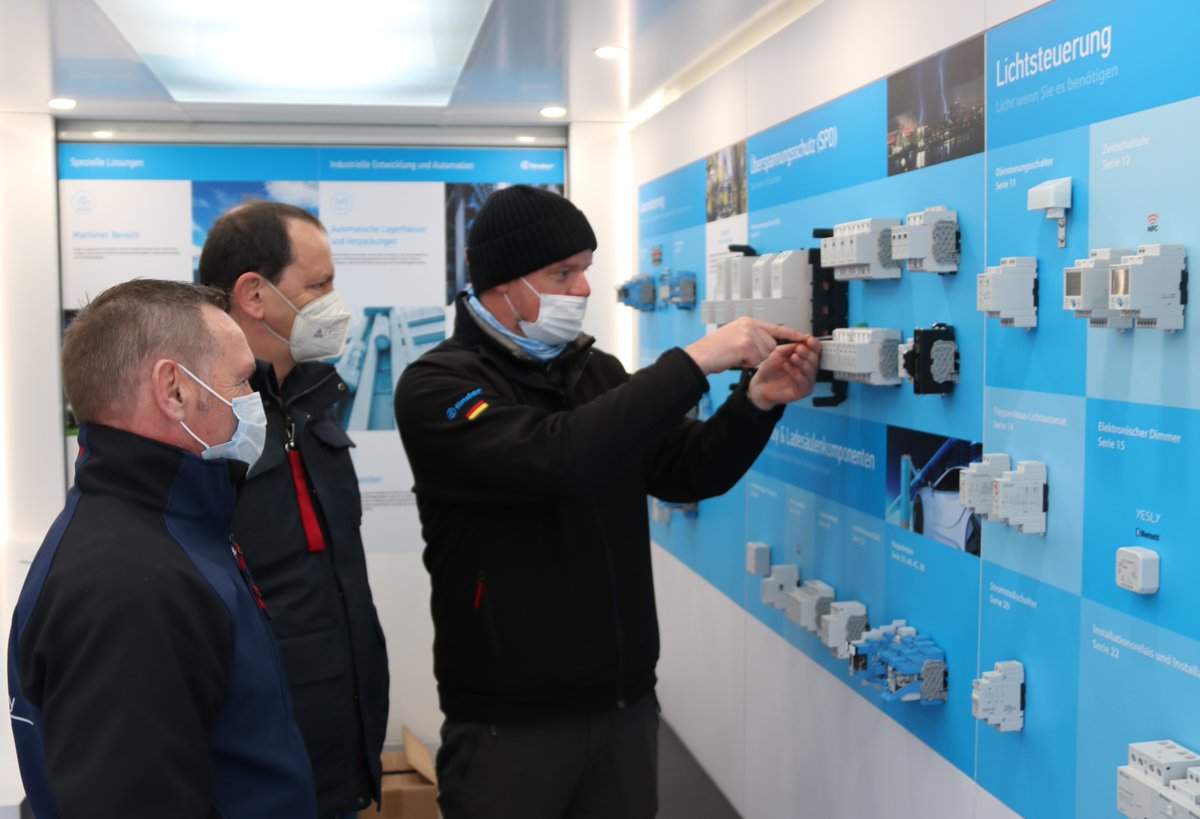 Premiere bei Pollin - Infotag für Heimwerker und Profis voller Erfolg! 👨‍🔧👩‍🔧
Es hat uns sehr gefreut, dass am vergangenen Donnerstag viele Besucher kamen, um sich auf unserem Firmengelände den Showtruck der Marke „Finder®“ mit seinen zahlreichen Produktbeispielen anzusehen.