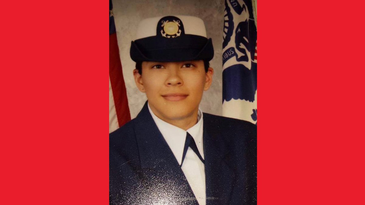 FDNY honors all who have served. Read about FDNY #Station59 EMT and @uscg Veteran Danielle Smith: bit.ly/3C648oh #VeteransDay