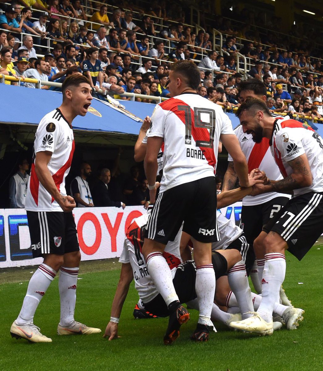 🔙 #UnDíaComoHoy, empezaba a jugarse la final más importante de la historia y River empataba 2-2 en el partido de ida en La Boca 🏆