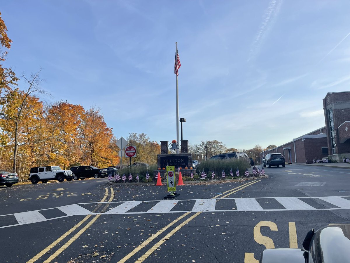 eveferro's tweet photo. Happy Veterans Day 🇺🇸 In honor of Veterans Day CPS students and staff brought in “bricks” and pictures with information on their family, friends, and community members who served to recognize their sacrifices and thank them. Today and always, we THANK YOU FOR YOUR SERVICE 🇺🇸 https://t.co/g9RuD9L1iX