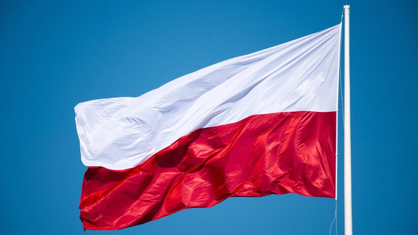 OJobard's tweet photo. Po 123 latach Polska odzyskała upragnioną niepodległość. Pamiętajmy zatem, ze powinno to Polaków łączyć a nie dzielić. #MarszNiepodleglosci #11Listopada https://t.co/LYiwmKh2D0