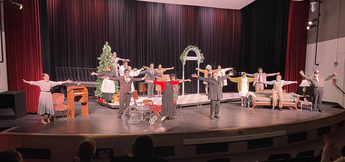 Excellent performance by the cast of “The Man Who Came to Dinner”!👏🏻 A big thank you to Apryl Hanneman for the invite!