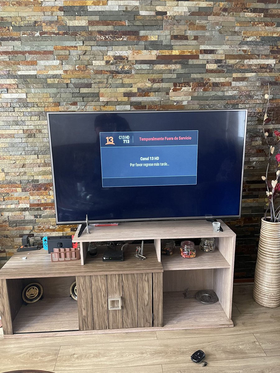 EdoVidalJ's tweet photo. @VTRChile #VTRLopeor hasta qué hora me tendrán sin servicio. Se suponía que se reponía a las 08:20 y aún nada. Como explicó en mi trabajo??? @subtel_chile @SERNAC  por favor fiscalicen. Además sitio muy funciona un asco su servicio https://t.co/JdZqxKYVrQ