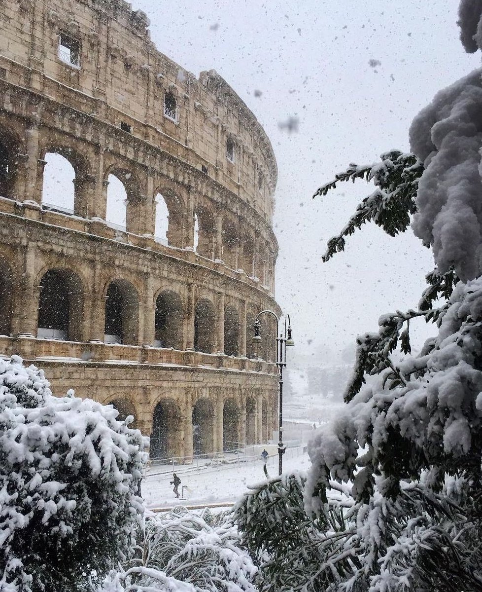 pamelabarnik's tweet photo. snowy Rome looks so beautiful https://t.co/tMhFFmYB8i