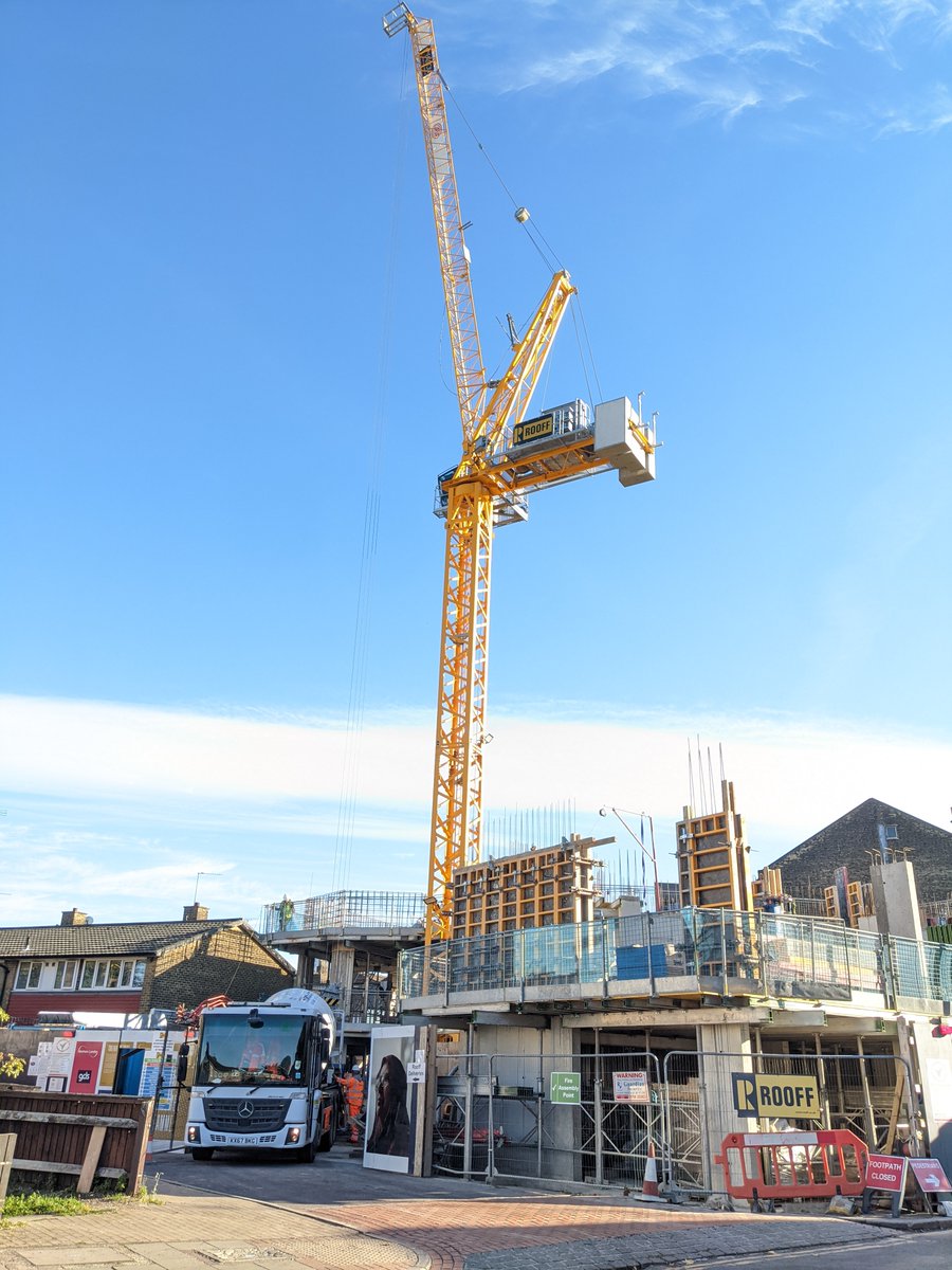 Garrick Wong decided to stretch his legs at lunchtime and took his bike out for a spin to see the #site progress at our Malmesbury Terrace housing project in #Newham

#GraphicStructures #Engineering #buildings  #Construction #cycling #affordablehousing #London   #cranes