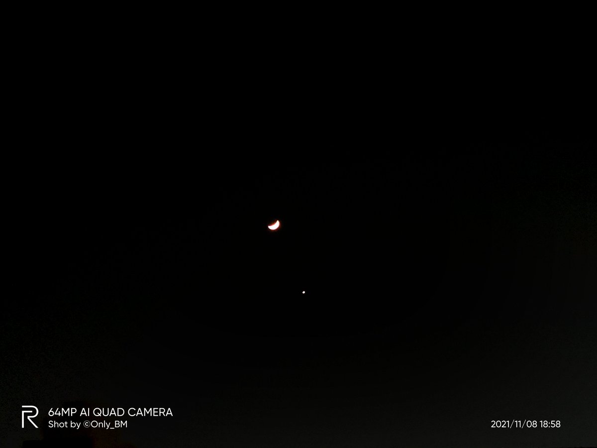 ImBibhuduttaIND's tweet photo. #Moon #AmazingPhoto
The Moon🌙 With Star⭐
#ExpertMode #RealMe_XT 😁🙂 https://t.co/3PyNINmdu6