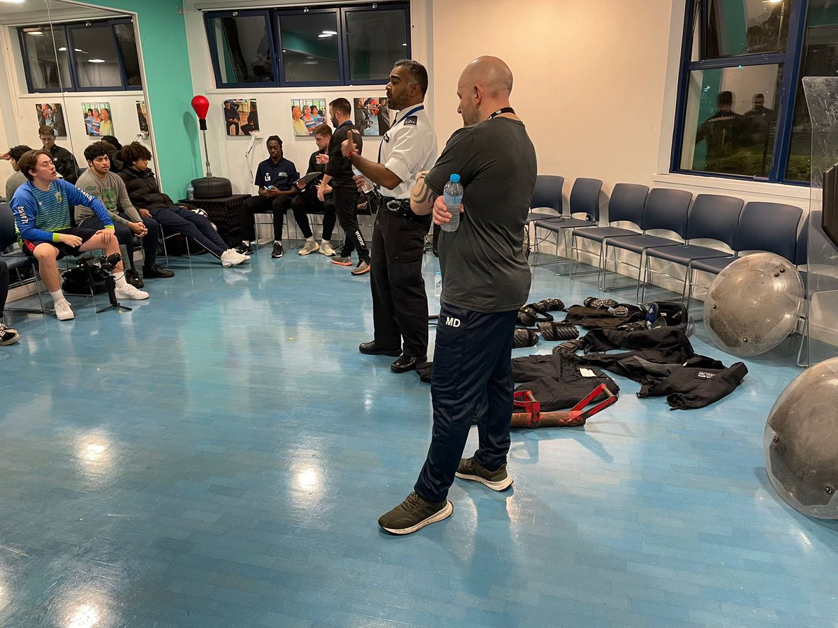 KTCC Youth (@ktcc_youth) on Twitter photo A great way to finish off our <a href="/CCA_Camden/">Castlehaven Community Association</a> Voices not Violence project. Thank you to the @metpolice_uk officers who took part in our football session and engaged in a Q&A with the #youngpeople.
<a href="/KentishTownCC/">Kentish Town Community Centre</a>
#youthhub #voicesnotviolence #communityengagement #football A great way to finish off our <a href="/CCA_Camden/">Castlehaven Community Association</a> Voices not Violence project. Thank you to the @metpolice_uk officers who took part in our football session and engaged in a Q&A with the #youngpeople.
<a href="/KentishTownCC/">Kentish Town Community Centre</a>
#youthhub #voicesnotviolence #communityengagement #football
