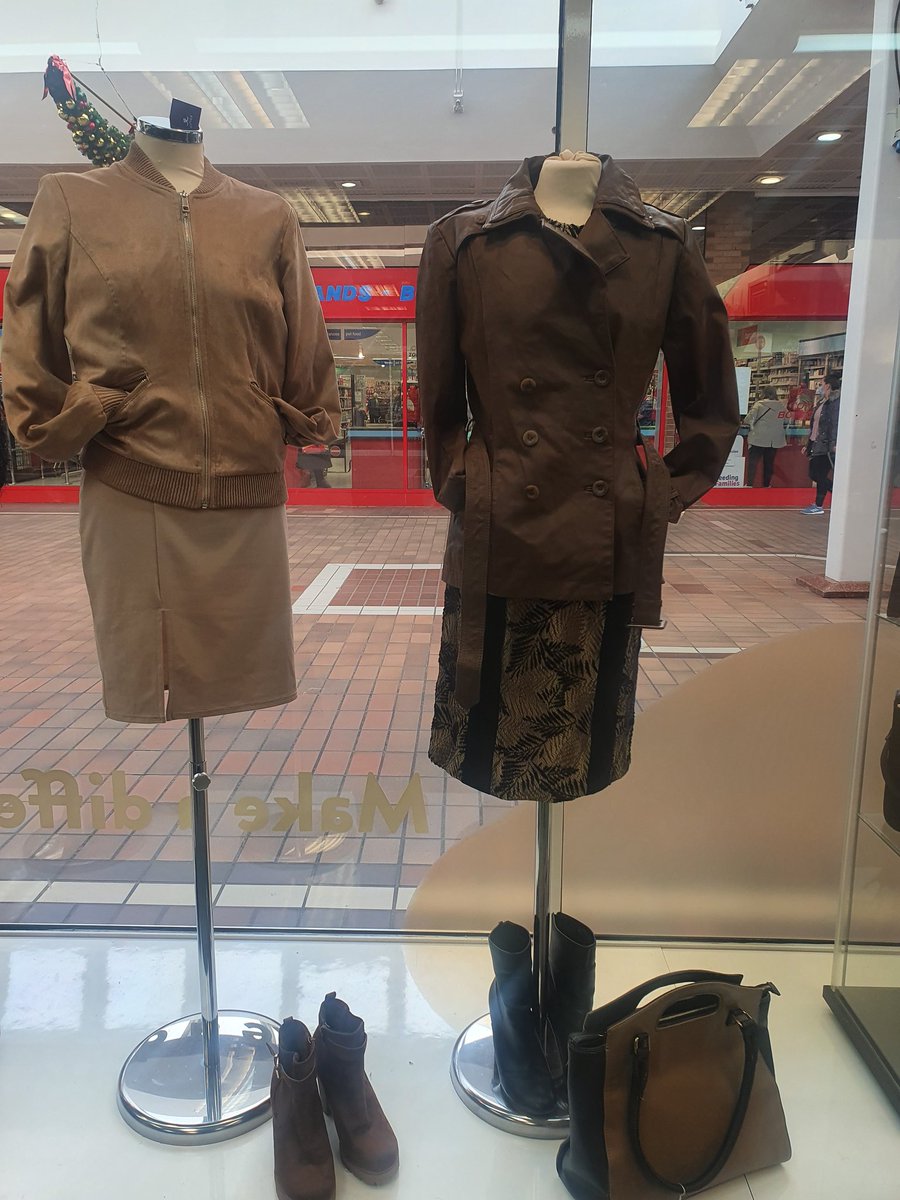 THLinthorpe's tweet photo. Get the look❤
High street fashions 
Designer clothing 
And Much more 😎
#preloved 
#fashion 
#charity https://t.co/lP5t8m0iJz