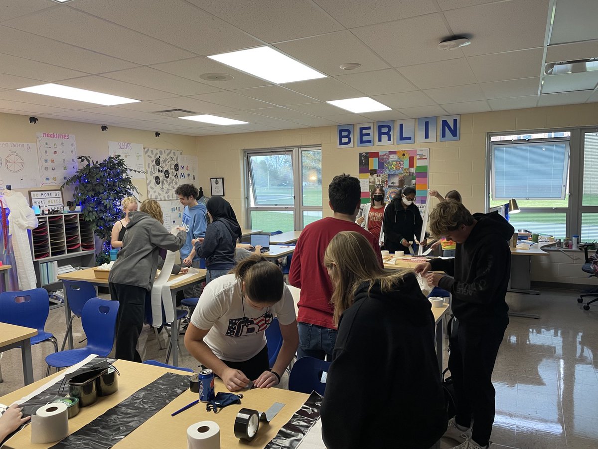 Day 1 toilet paper outfits in Design.  Demonstrating shape, line, form and textures, and a touch of color.  #facs #obhs #3140bsr 🐻💙