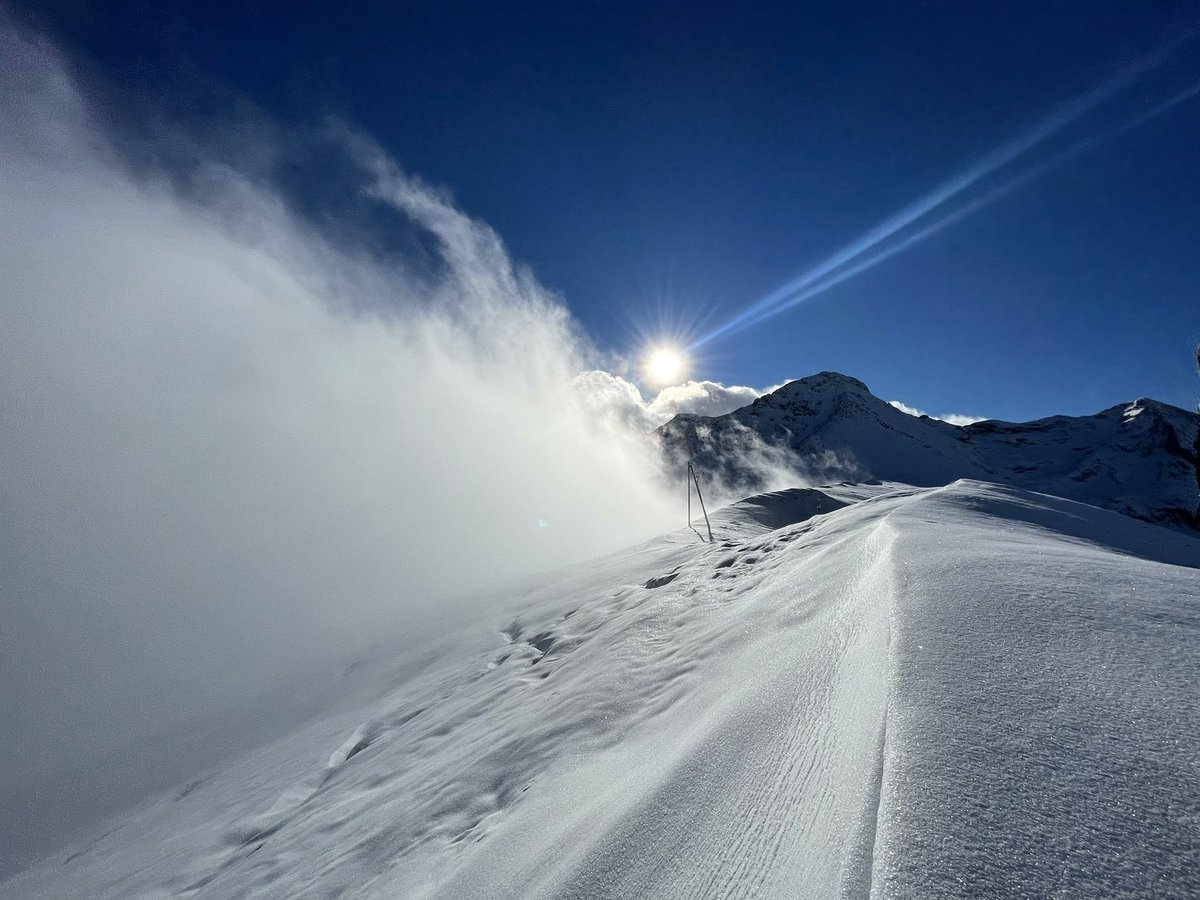 sbx98's tweet photo. Quelques vues de la rando du week-end dernier en Ariège à la découverte des premières neiges ! Jusqu’à 70cm localement au Pic du Crabère @Meteo_Pyrenees #pyrenees https://t.co/Dpwf8y3dA0