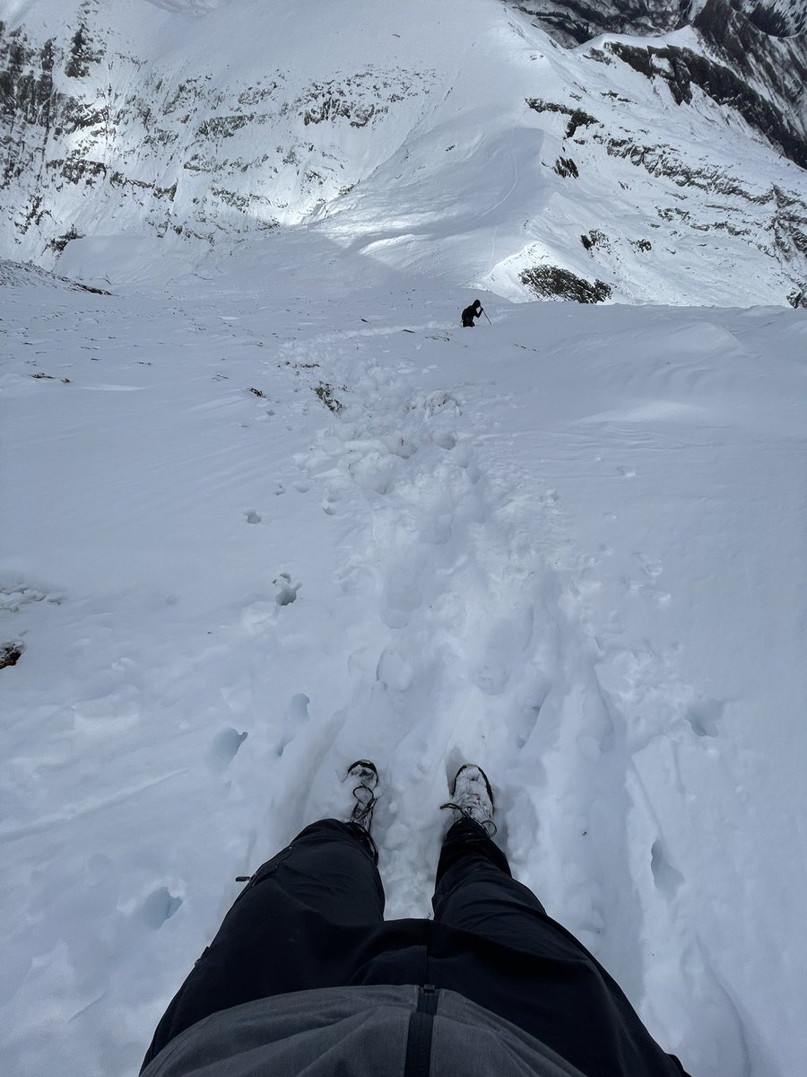sbx98's tweet photo. Quelques vues de la rando du week-end dernier en Ariège à la découverte des premières neiges ! Jusqu’à 70cm localement au Pic du Crabère @Meteo_Pyrenees #pyrenees https://t.co/Dpwf8y3dA0