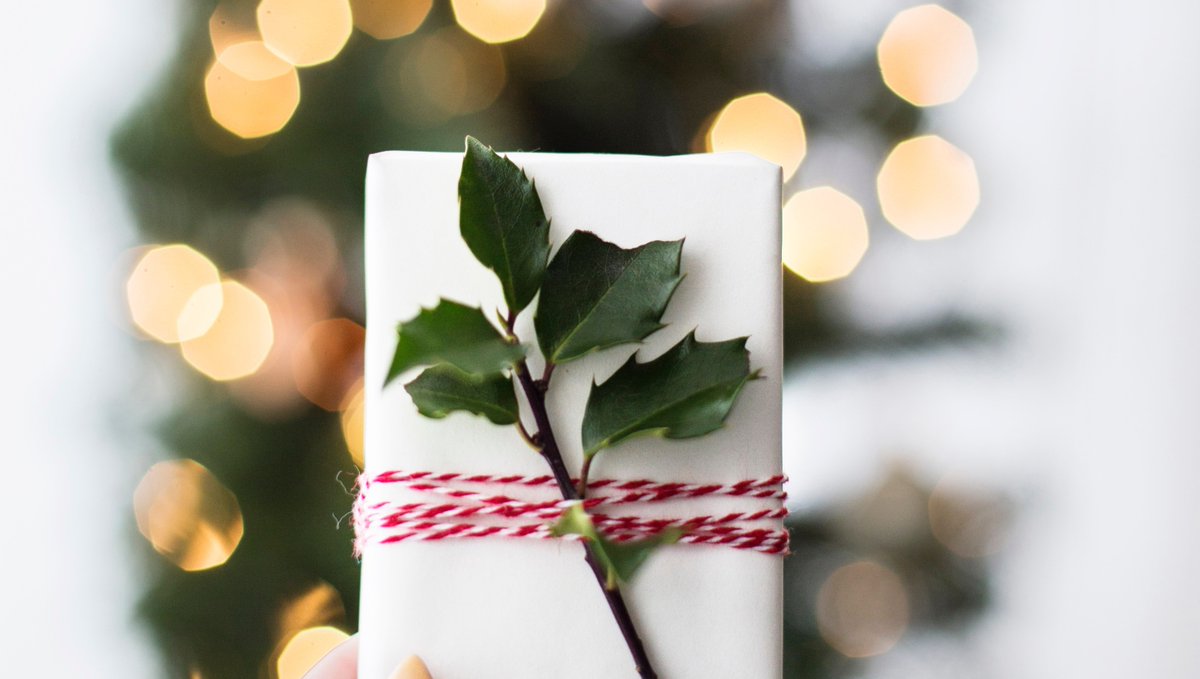 PebbleMagazine's tweet photo. 🎄Looking for sustainable gifts this #Christmas?

Check out our favourite ideas for under £30!

🎁👇🎁👇🎁👇
https://t.co/guyXOR0rxL

@apostlecoffee @LocalBoxy @HappierBeauty
@EvaDragoeva https://t.co/O5MsG8vZf4