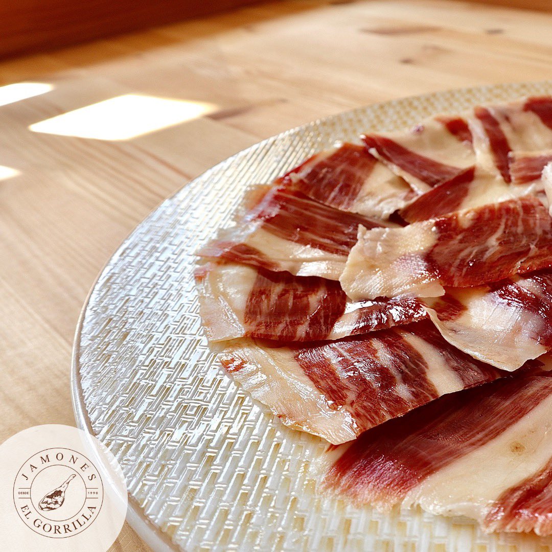 JamonesGorrilla's tweet photo. D.O.P Jamón Serrano

Blog recomendable 📔

Actualmente, sólo existe una única Denominación de Origen Protegida (D.O.P) de Jamón Blanco o Serrano, conocida como D.O.P Jamón de Teruel.

¿Quieres conocer más?

En nuestro #blog, disponible.
👉🏻 https://t.co/f4qSzSl8Xb https://t.co/IF5MK4tHNQ