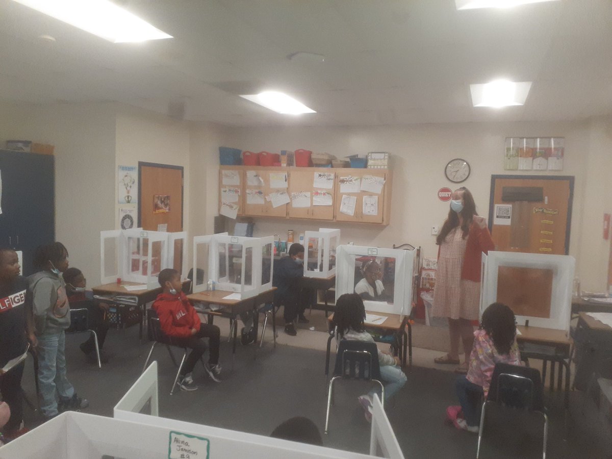 Mrs. Mitchell shares her Navy experience with my STARS 🌟! Happy Veterans Day!