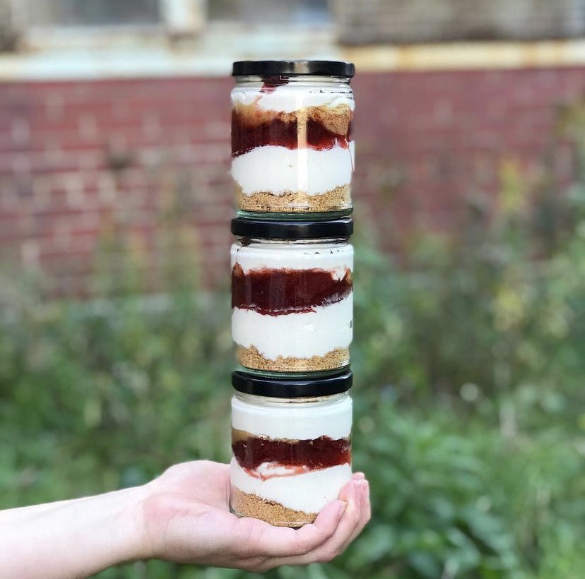 Just imagine putting a spoon into this goodness 🤤🤤🤤
📷: <a href="/heirloomtoronto/">Heirloom Food Company</a> 
#foodie #fresh #foodblogger #cheesecake #strawberrycheesecake #foodtruck #Toronto #blogTO #letseat