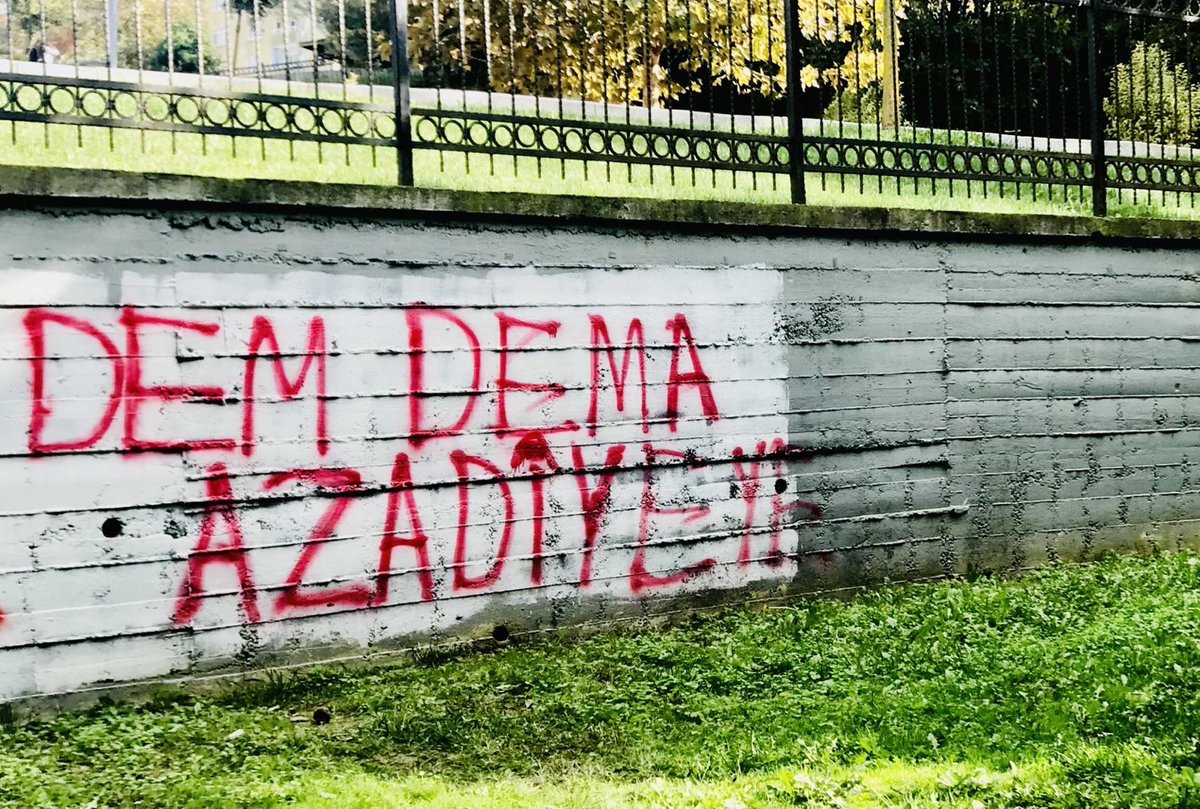 hdp_sultangazi's tweet photo. #DemDemaAzadiye şiarıyla ,zindanlara ses olalım, tecriti kıralım , faşizmi parçalayalım https://t.co/cubh2dXhdO