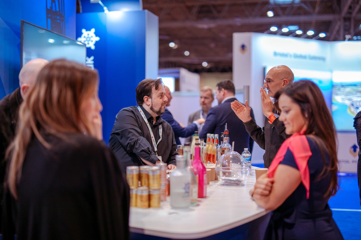 Johnsons1871Ltd's tweet photo. Our team had an eventful week at the @multimodal Exhibition at @thenec, Birmingham! 🚚
Our content creator papped some of the lovely exhibitioners who attended the event alongside us 📸
Can't see yourself? We'll be sharing more photos from the event very soon👀
#multimodal21 https://t.co/0zFXbKSYRK
