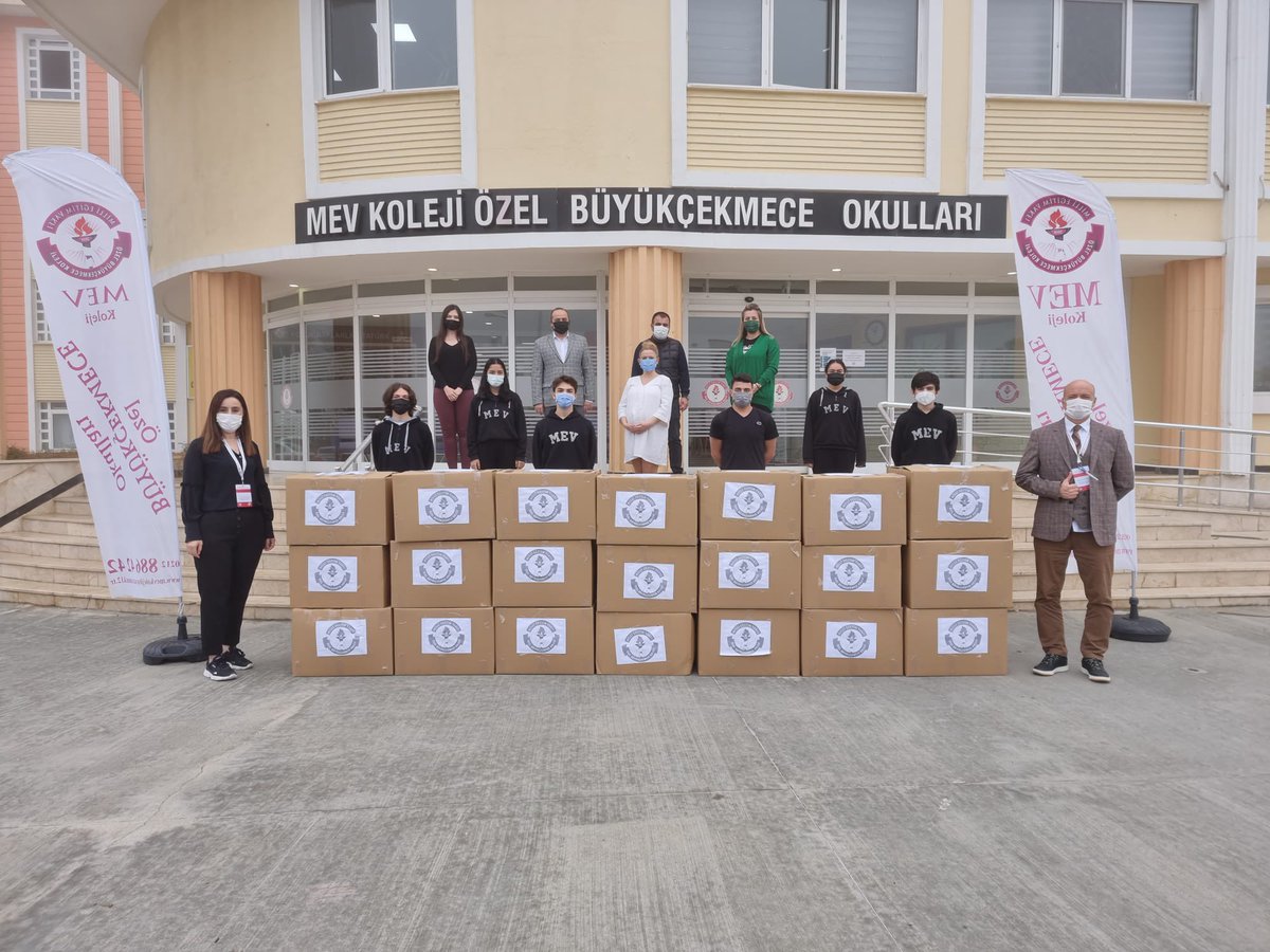 telkarimtal's tweet photo. Kardeş okulumuz MEV Büyükçekmece Kolejinden 50 öğrencimiz için hazırlanan giyim paketleri öğrencilerimize teslim edildi.Kardeş okulumuzun değerli idarecilerine, öğretmenlerine ve öğrencilerine teşekkür ediyorum. https://t.co/lZBetBLCwr