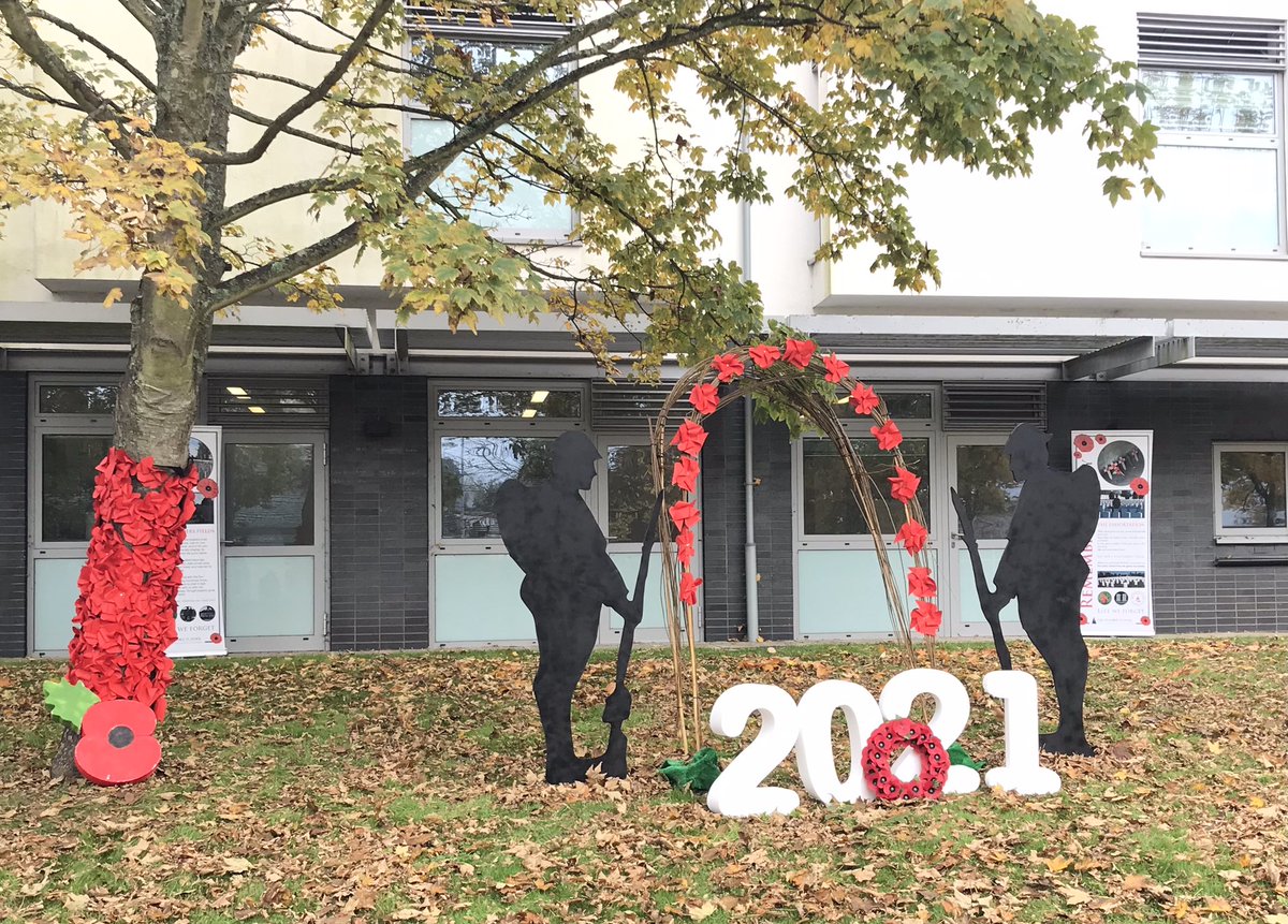 slomie's tweet photo. It was a privilege to spend the morning @thehambleschool and observe the two minute silence with the school community.  Thank you Hamble for a heartfelt assembly. #RemembranceDay https://t.co/Kl8l2cy7Y9