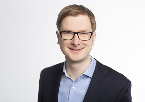ecpr_law_courts's tweet photo. Now you will be introduced to our new committee. First, we have @benjaminengst, who will also act as Chair. You will remember him because he, together with
@MonikaGlavina, did a great job coordinating the #ecprgc21. To know more: https://t.co/A199ptRk9C @UniKonstanz @ECPR https://t.co/zpm6tmwNSt