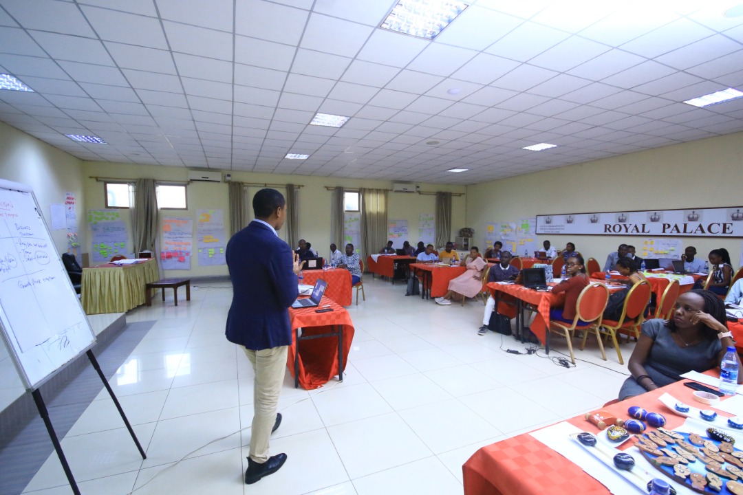 AbiyahDavid's tweet photo. Innovative solutions come well packaged,  as en entrepreneurs, the understanding of your solution/product is the best first step towards market penetration. 

@PNUDBurundi 
@mincotim 
@MESRS4 
@BujaHub
@KwaNtare
#bujainnovationweek 
#Burundi
#BujaHub https://t.co/e820jrWRrF